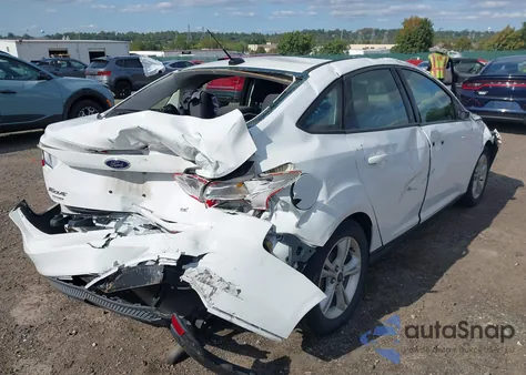 2014 Ford Focus Se z USA, uszkodzony, nr VIN 1FADP3F22EL446539